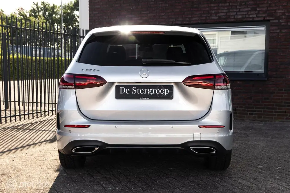 Mercedes-Benz B-Klasse 250 e Business Solution AMG Limited uit 2021, foto 12