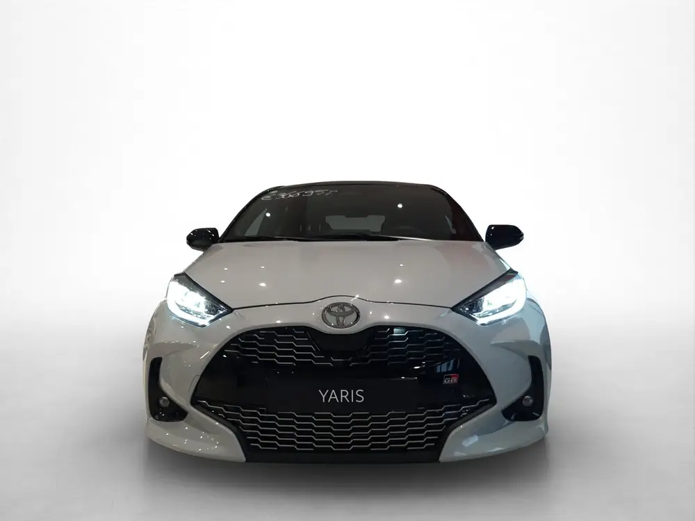 Toyota Yaris 1.5 Hybrid 130 GR Sport + (bj 2025 uit 2025, foto 2