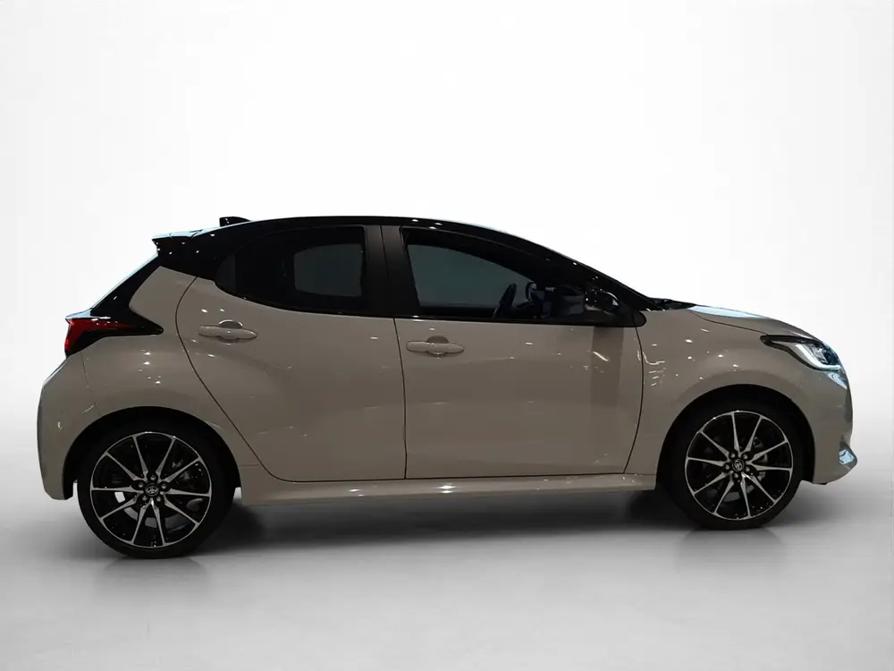 Toyota Yaris 1.5 Hybrid 130 GR Sport + (bj 2025 uit 2025, foto 4