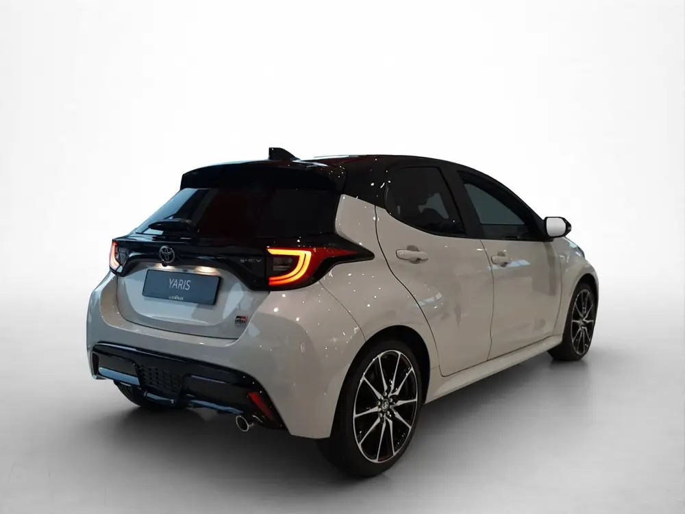 Toyota Yaris 1.5 Hybrid 130 GR Sport + (bj 2025 uit 2025, foto 5