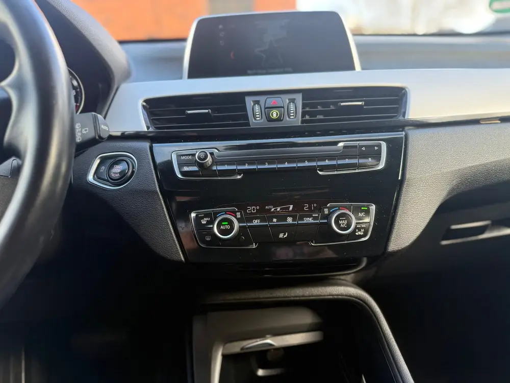 BMW X1 SDrive18i High Executive M-sport uit 2019, foto 14