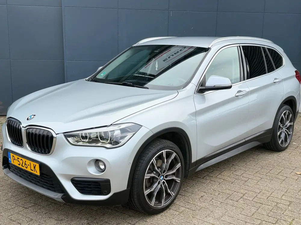 BMW X1 SDrive18i High Executive M-sport uit 2019, foto 2