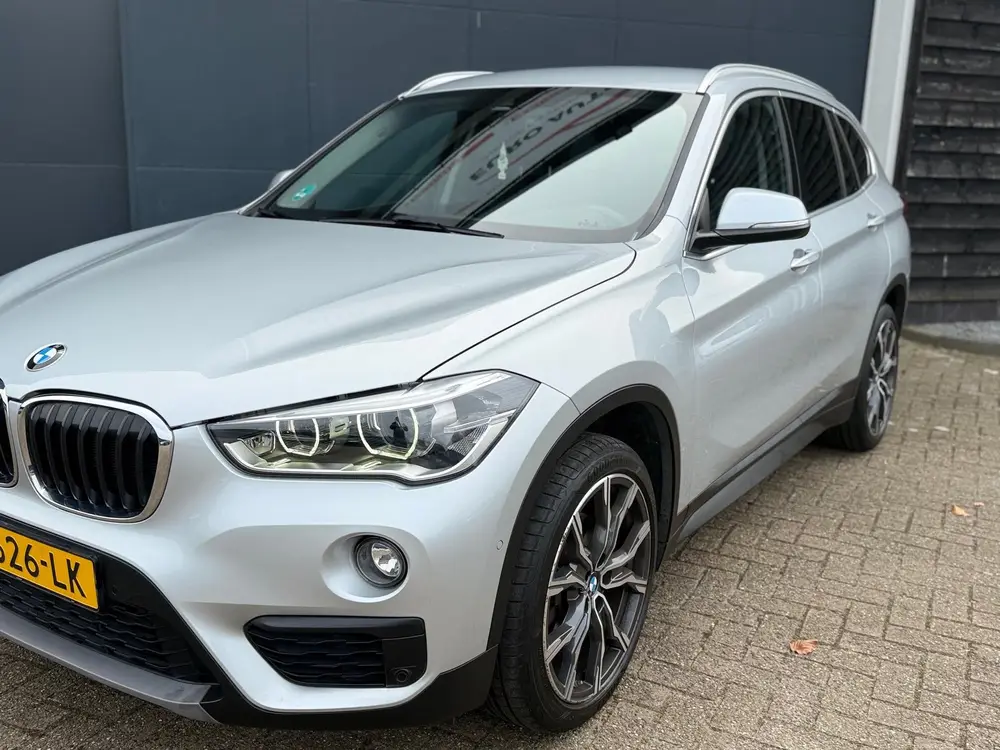 BMW X1 SDrive18i High Executive M-sport uit 2019, foto 3