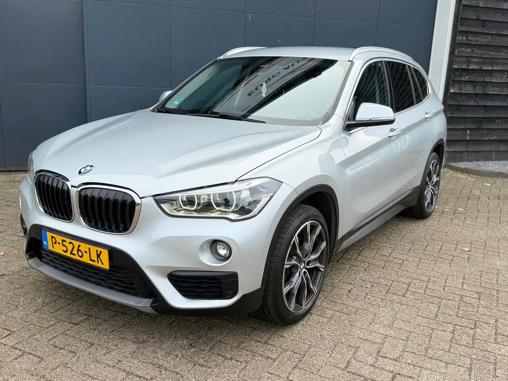 BMW X1 SDrive18i High Executive M-sport uit 2019, foto 8