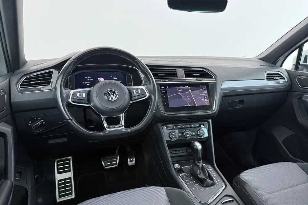 Volkswagen Tiguan 1.5 TSI ACT Highline R-line | Panoramadak uit 2019, foto 18