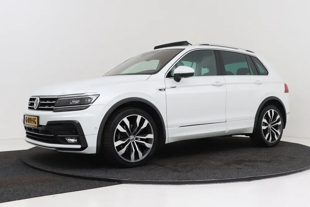 Volkswagen Tiguan 1.5 TSI ACT Highline R-line | Panoramadak uit 2019, foto 7