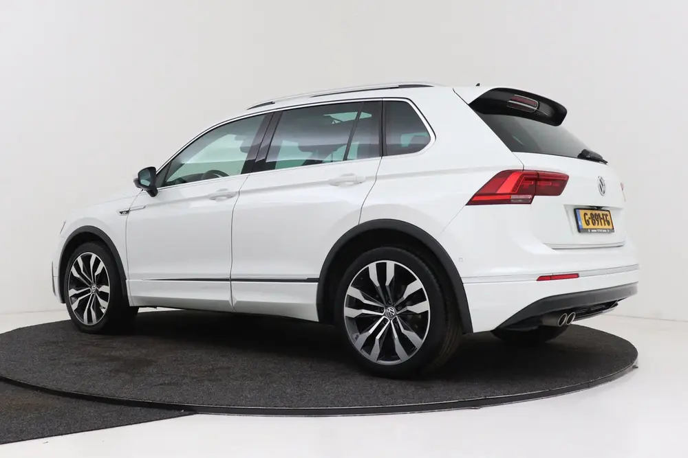 Volkswagen Tiguan 1.5 TSI ACT Highline R-line | Panoramadak uit 2019, foto 8