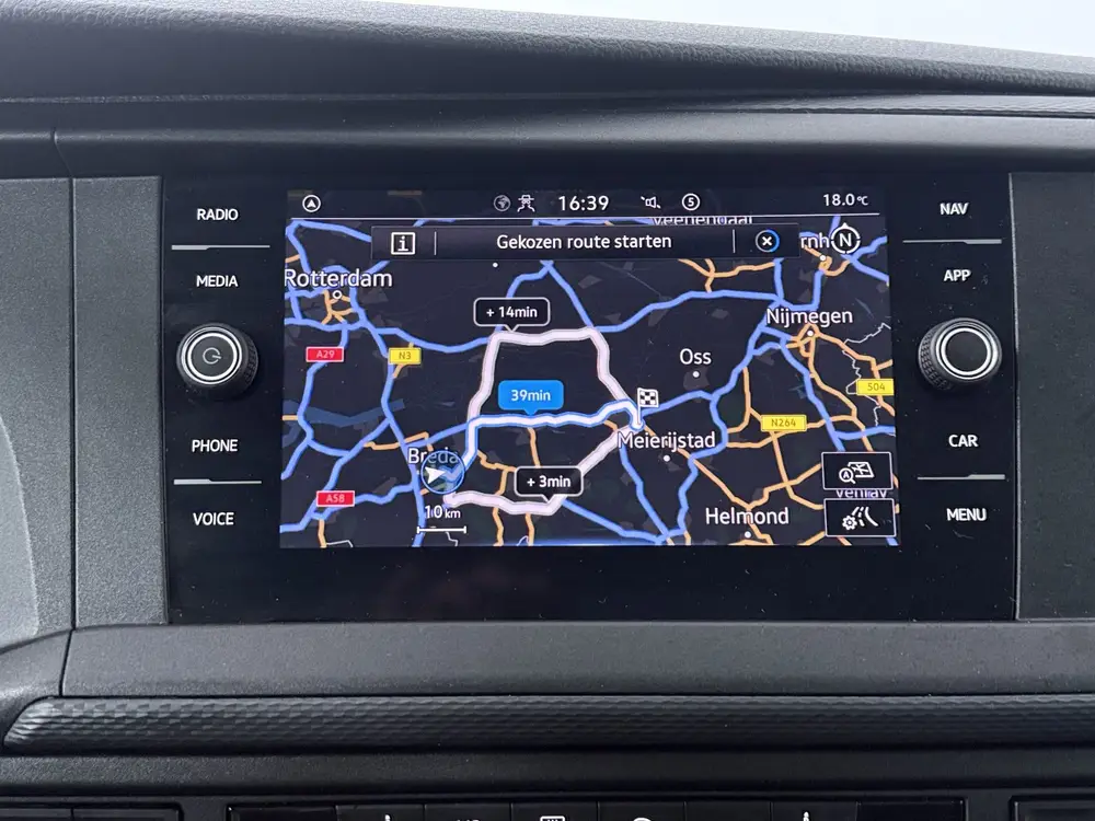 Volkswagen Transporter 2.0 TDI L2H1 30 DC uit 2020, foto 10