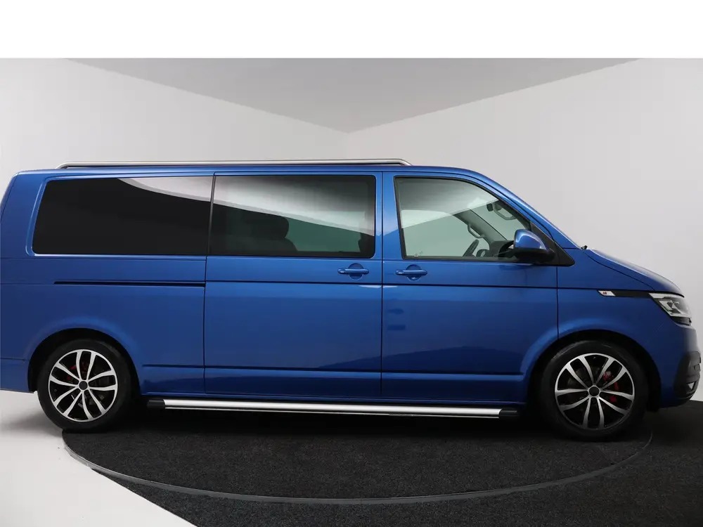 Volkswagen Transporter 2.0 TDI L2H1 30 DC uit 2020, foto 2