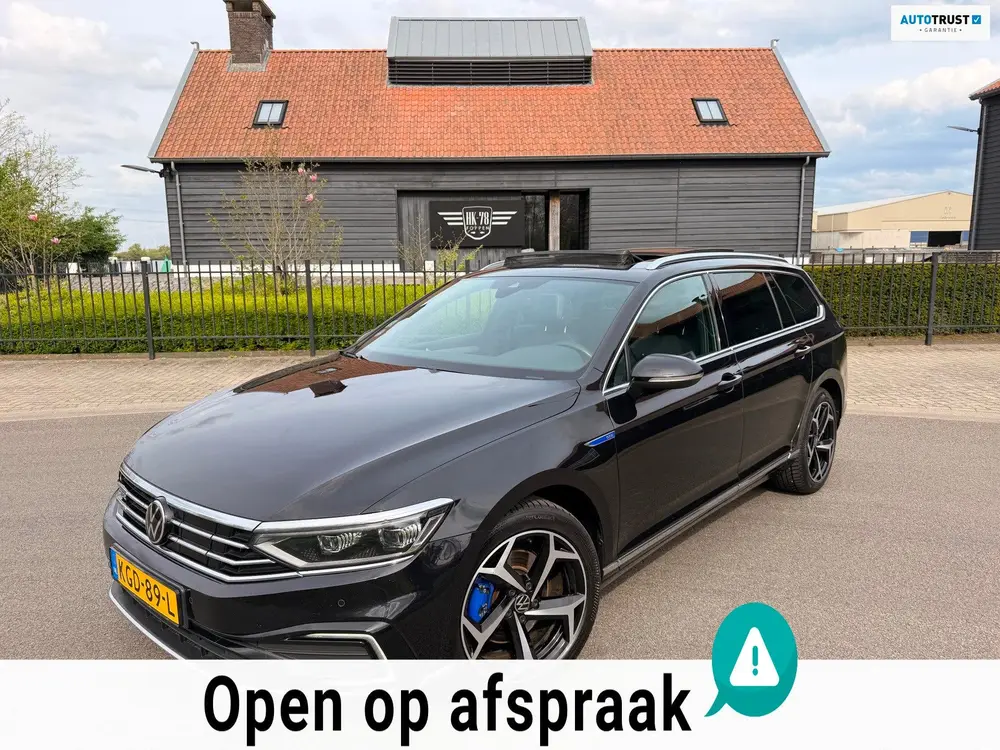 Volkswagen Passat Variant 1.4 TSI PHEV GTE PANO/DAK VIRTUAL uit 2022