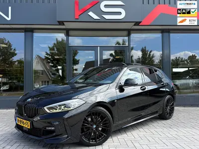 BMW 1-serie 118i Executive M sport Pano M Seats Camera uit 2020