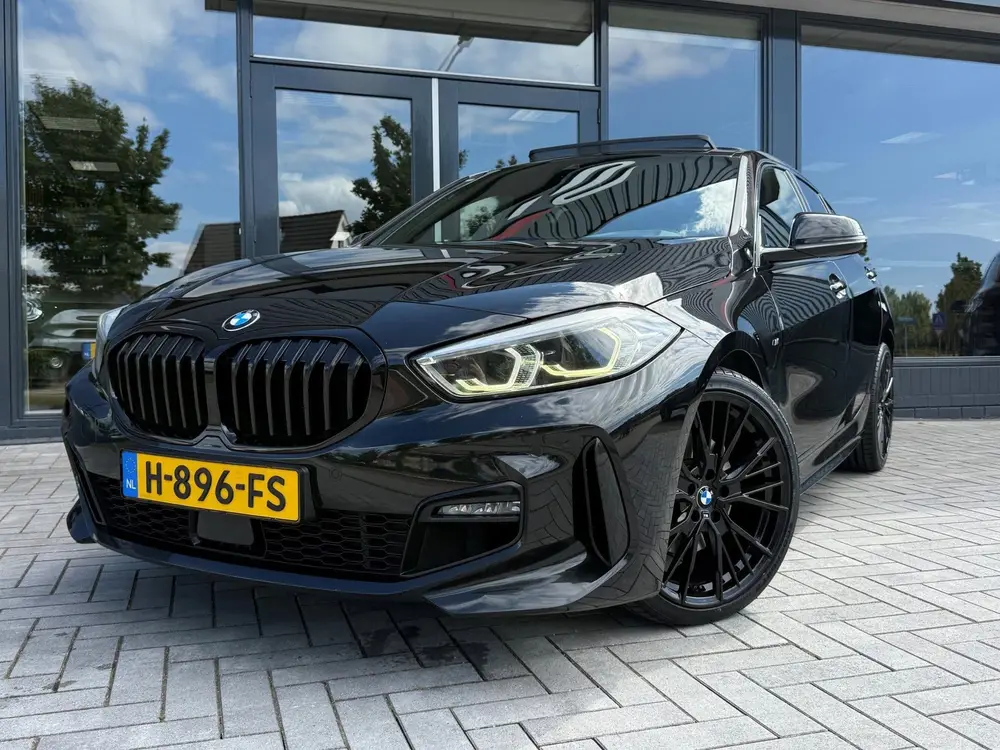 BMW 1-serie 118i Executive M sport Pano M Seats Camera uit 2020, foto 2