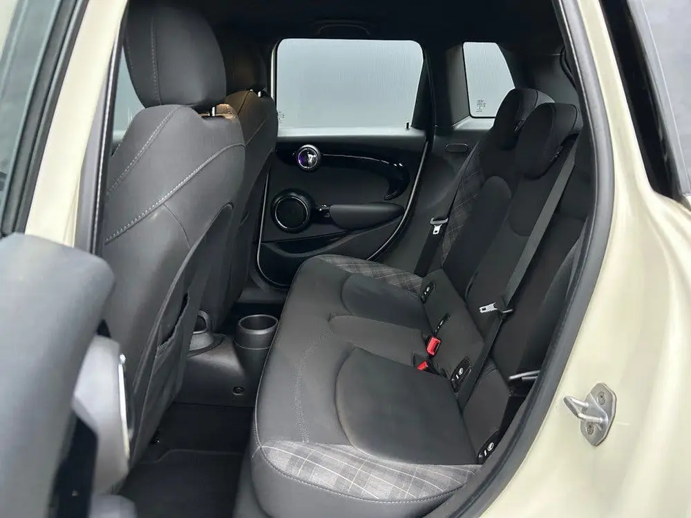 Mini Cooper S 2.0 192pk 5-Drs Automaat LED Navi Carplay uit 2019, foto 15