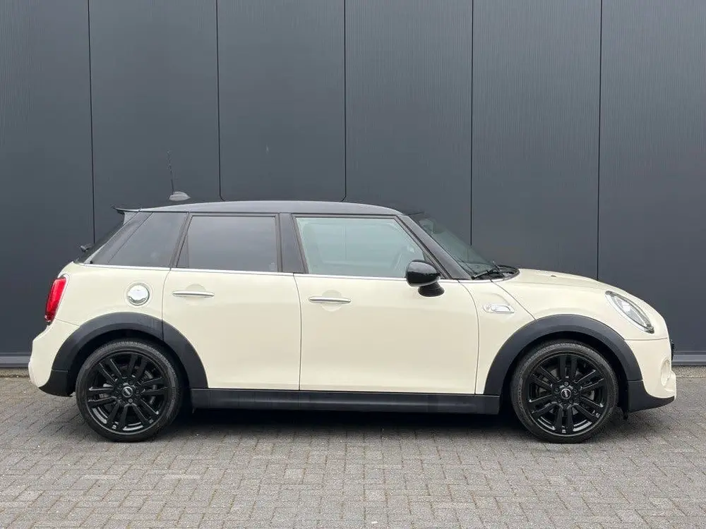 Mini Cooper S 2.0 192pk 5-Drs Automaat LED Navi Carplay uit 2019, foto 2