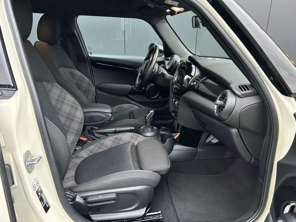 Mini Cooper S 2.0 192pk 5-Drs Automaat LED Navi Carplay uit 2019, foto 3