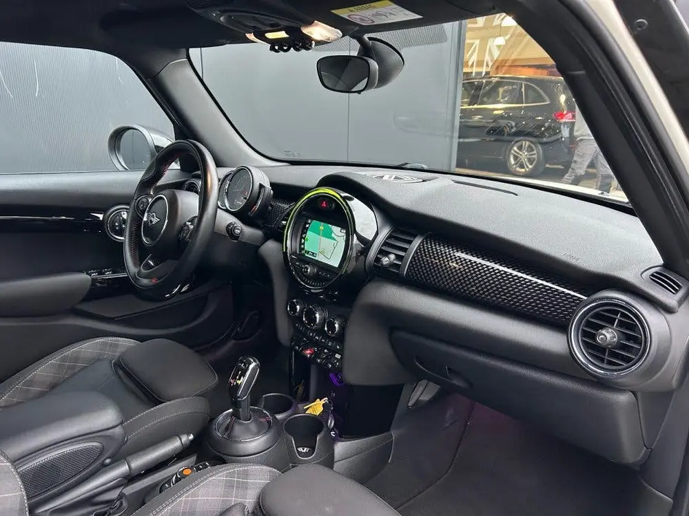 Mini Cooper S 2.0 192pk 5-Drs Automaat LED Navi Carplay uit 2019, foto 5