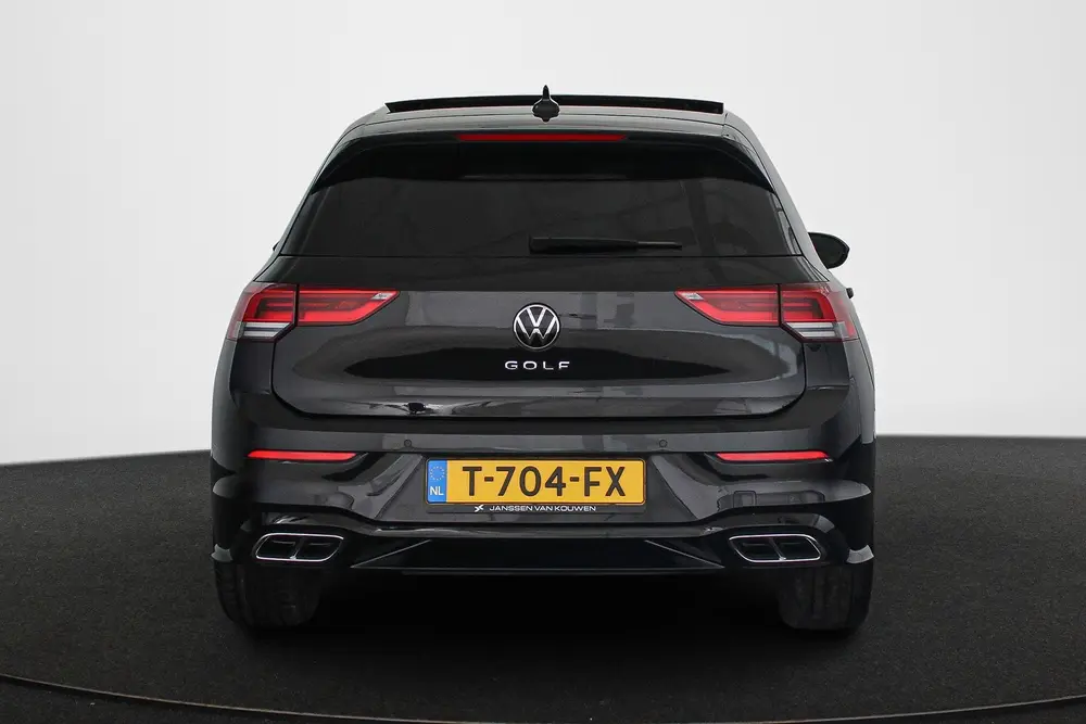 Volkswagen Golf 1.5 eTSI R-Line Panoramadak Stoel-Stuurverwa uit 2023, foto 15