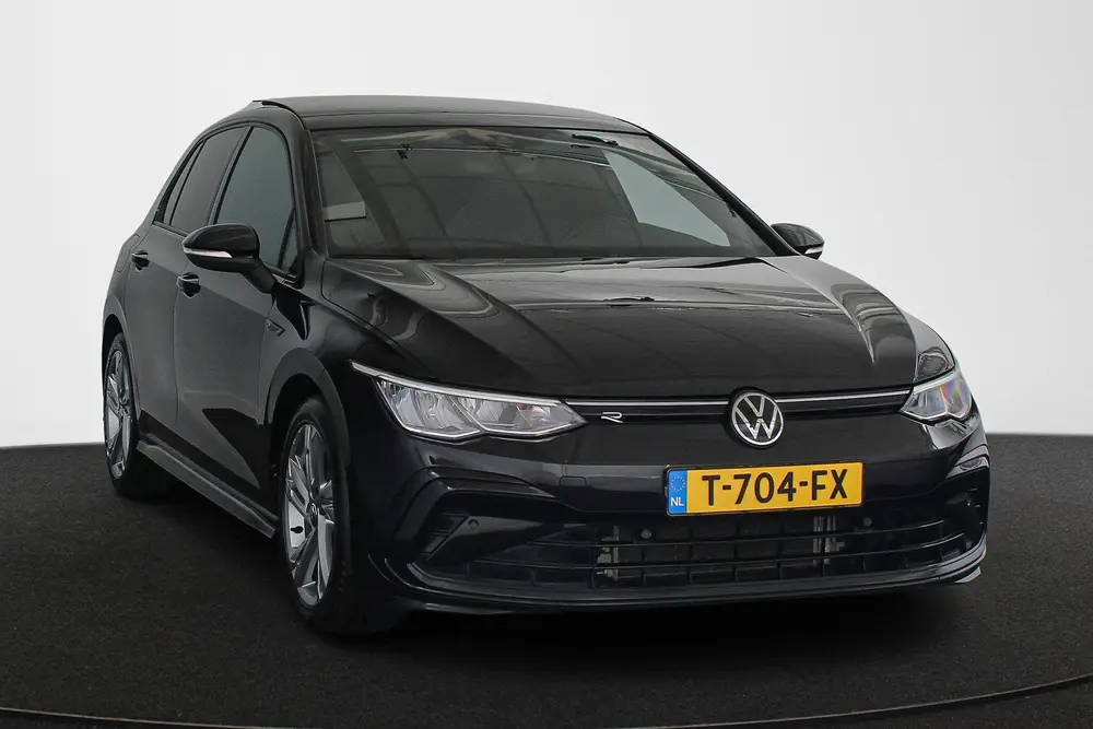 Volkswagen Golf 1.5 eTSI R-Line Panoramadak Stoel-Stuurverwa uit 2023, foto 2