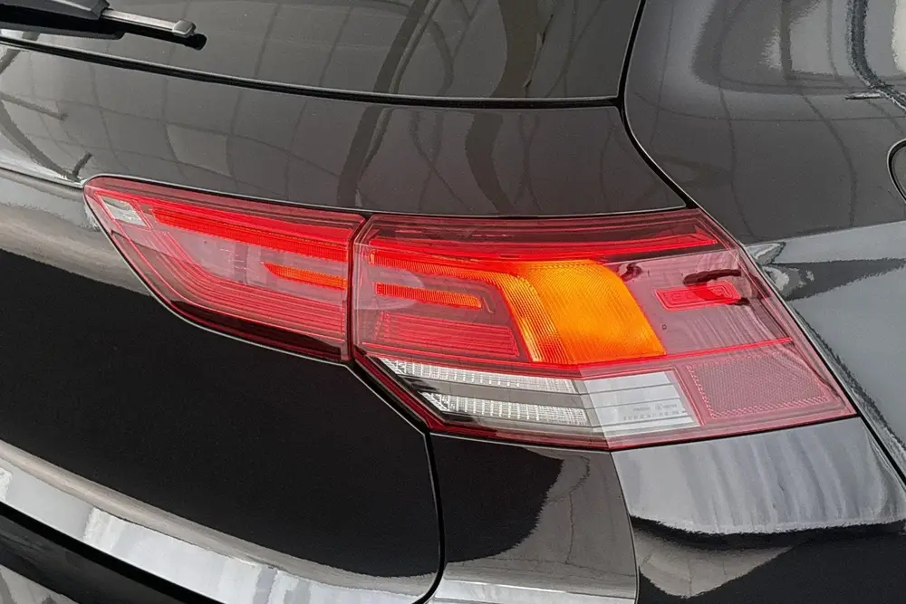 Volkswagen Golf 1.5 eTSI R-Line Panoramadak Stoel-Stuurverwa uit 2023, foto 20