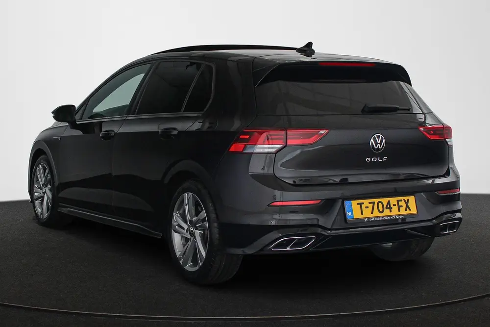 Volkswagen Golf 1.5 eTSI R-Line Panoramadak Stoel-Stuurverwa uit 2023, foto 4