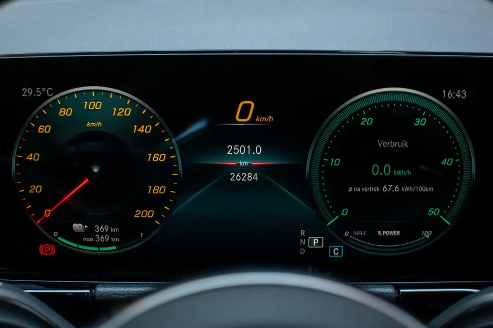 Mercedes-Benz EQA 250+ AMG Line 71 kWh uit 2023, foto 12