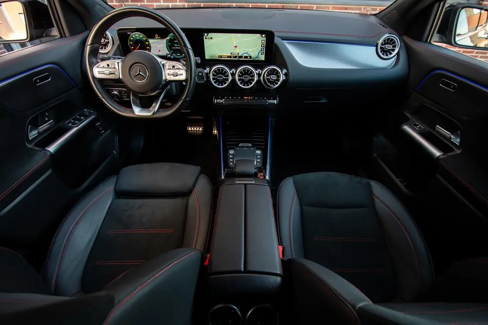 Mercedes-Benz EQA 250+ AMG Line 71 kWh uit 2023, foto 3