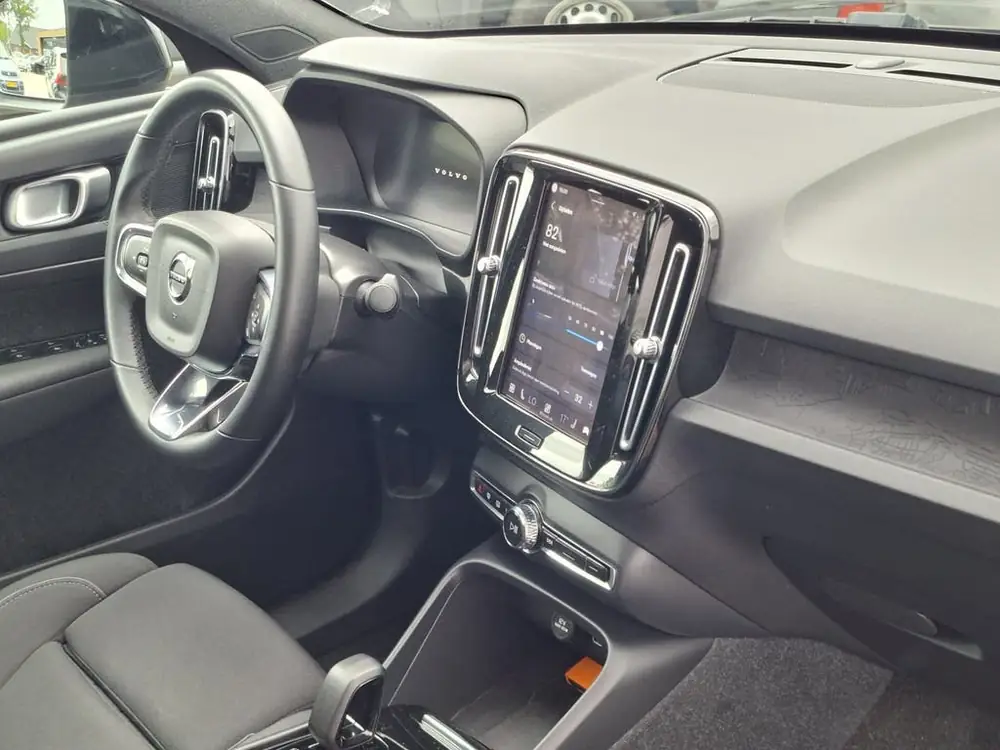 Volvo C40 SOH 90% Core 69 kWh Carplay Pano Elek.Trekhaak Cam uit 2022, foto 3