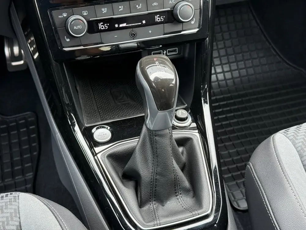 Volkswagen T-Cross 1.0 TSI Style R-Line AUTOMAAT VIRTUAL BEA uit 2019, foto 20