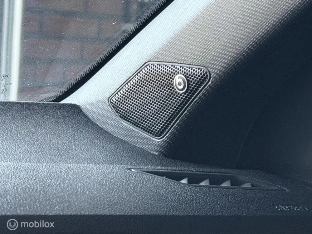 Volkswagen T-Roc 2.0 TSI 4Motion R Carplay Pano Akrapovic uit 2020, foto 10