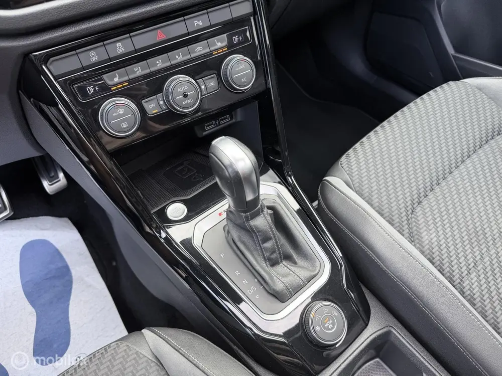 Volkswagen T-Roc 2.0 TSI 4Motion R Carplay Pano Akrapovic uit 2020, foto 16