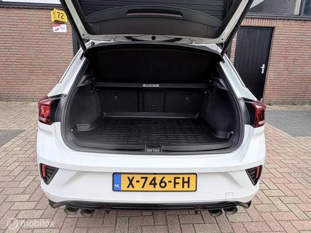 Volkswagen T-Roc 2.0 TSI 4Motion R Carplay Pano Akrapovic uit 2020, foto 7