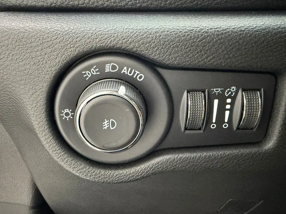 Lancia Voyager 3.6 V6 Hybride Pinnacle (bj 2023, automaat) uit 2023, foto 18