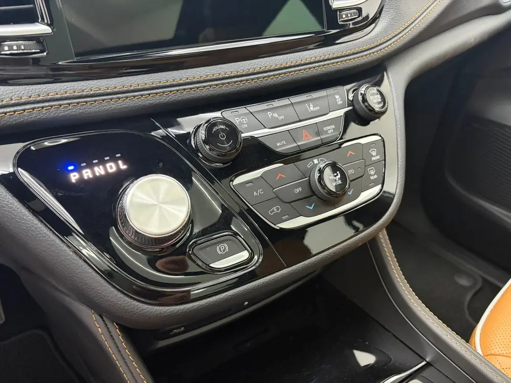 Lancia Voyager 3.6 V6 Hybride Pinnacle (bj 2023, automaat) uit 2023, foto 20