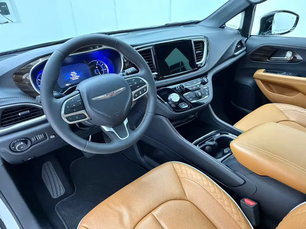 Lancia Voyager 3.6 V6 Hybride Pinnacle (bj 2023, automaat) uit 2023, foto 6