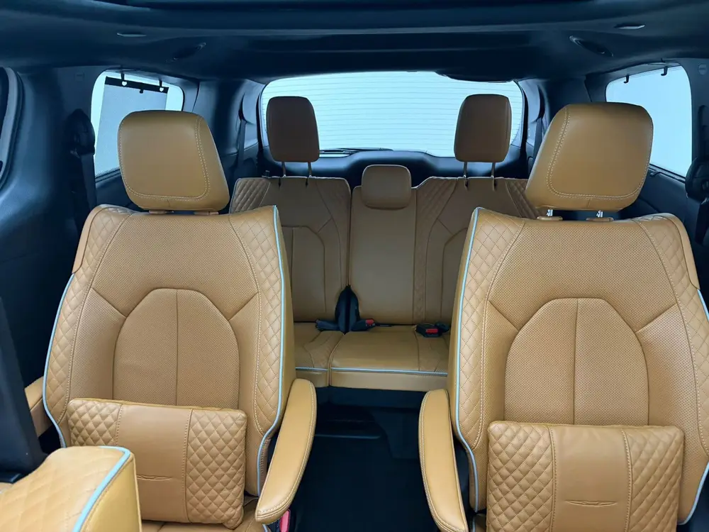 Lancia Voyager 3.6 V6 Hybride Pinnacle (bj 2023, automaat) uit 2023, foto 8
