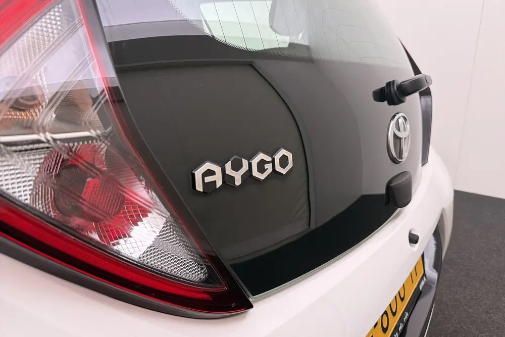 Toyota Aygo 1.0 VVT-i X-play limited Camera LED Bluetooth uit 2019, foto 13