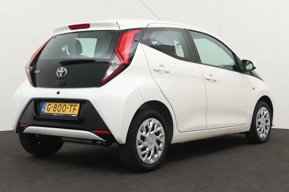 Toyota Aygo 1.0 VVT-i X-play limited Camera LED Bluetooth uit 2019, foto 2