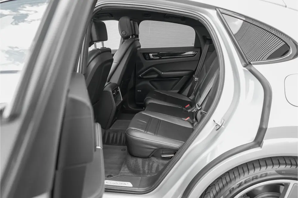 Porsche Cayenne Cayenne Coupé 3.0 E-Hybrid Sport Design Pano ACC 4W uit 2020, foto 6