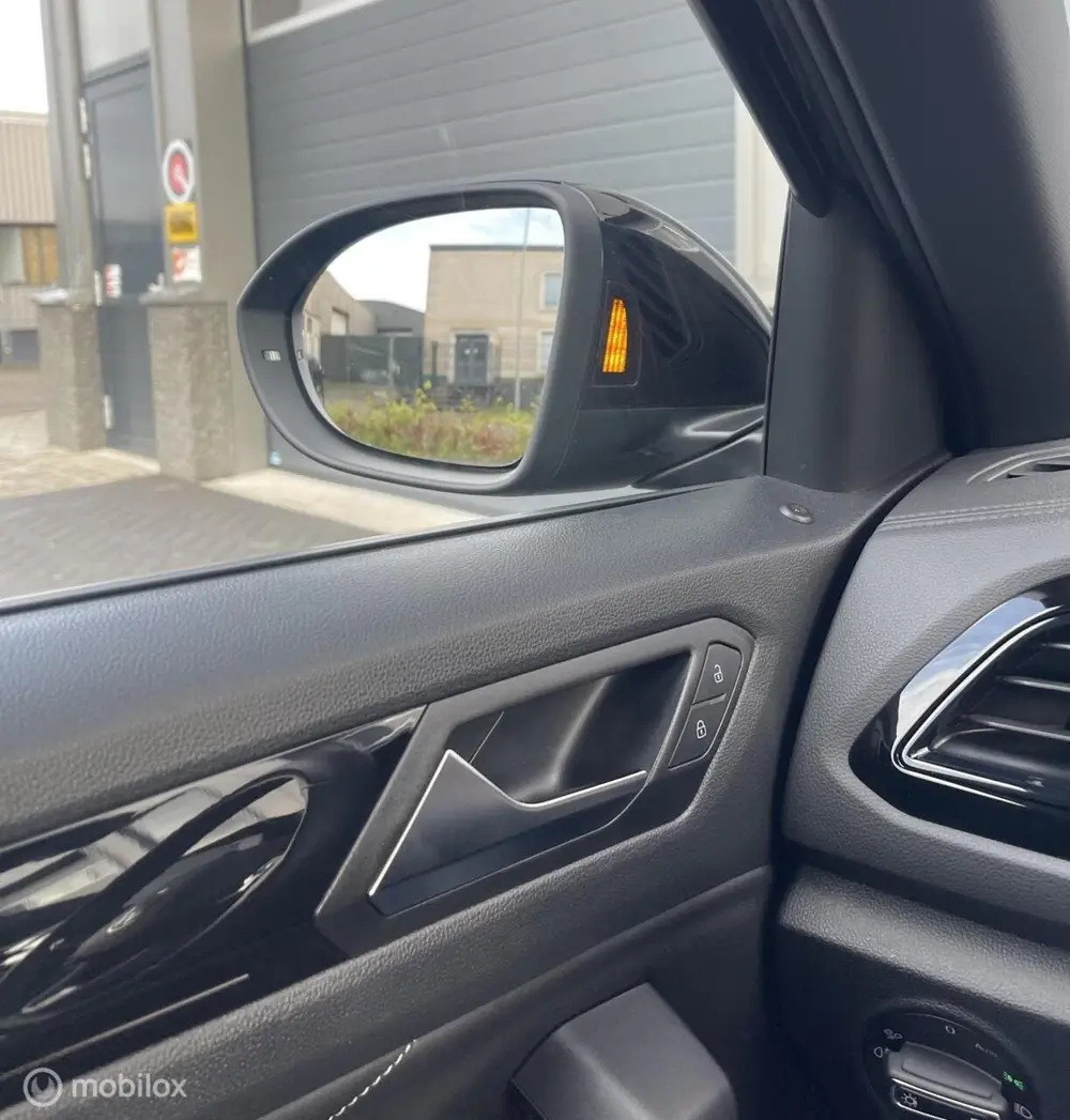 Volkswagen T-Roc 1.5 TSI DSG 3xR-Line 150PK Key Vol uit 2022, foto 6