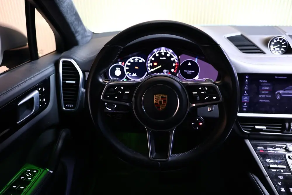 Porsche Cayenne Cayenne Coupé 3.0 E-Hybrid KRIJT NAVI CAMERA TREKHA uit 2020, foto 13