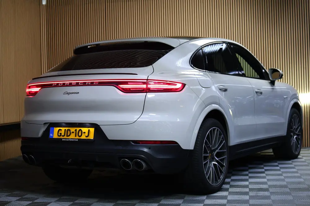Porsche Cayenne Cayenne Coupé 3.0 E-Hybrid KRIJT NAVI CAMERA TREKHA uit 2020, foto 3