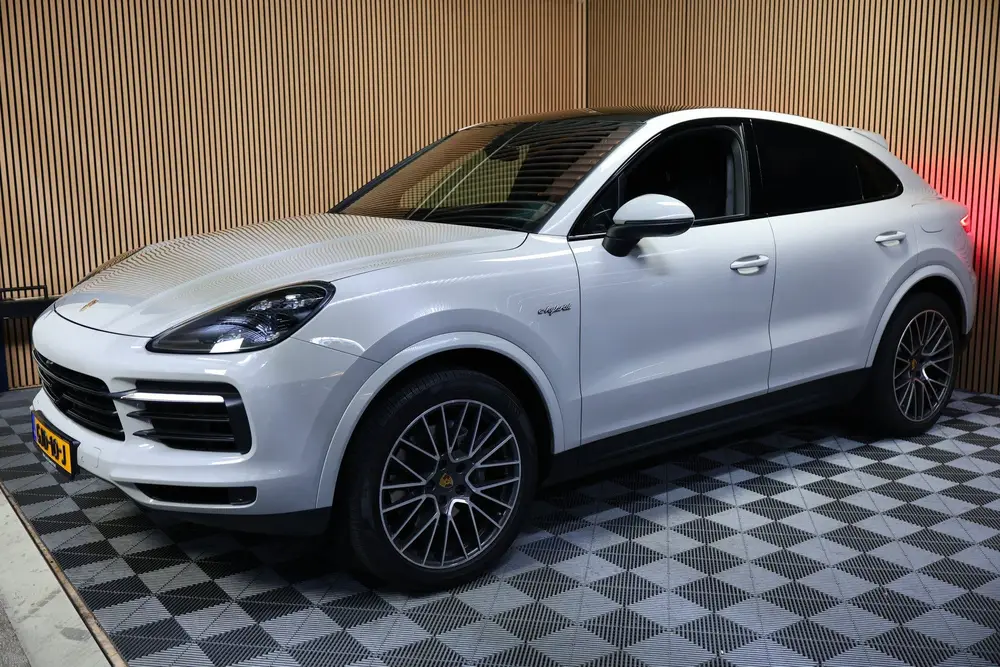 Porsche Cayenne Cayenne Coupé 3.0 E-Hybrid KRIJT NAVI CAMERA TREKHA uit 2020, foto 8