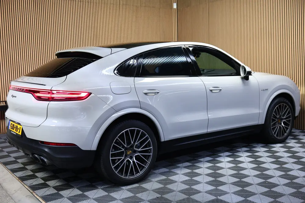 Porsche Cayenne Cayenne Coupé 3.0 E-Hybrid KRIJT NAVI CAMERA TREKHA uit 2020, foto 9