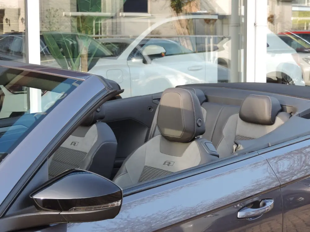 Volkswagen T-Roc Cabrio 1.5 TSI 110kW R-Line Black Style DSG uit 2021, foto 13