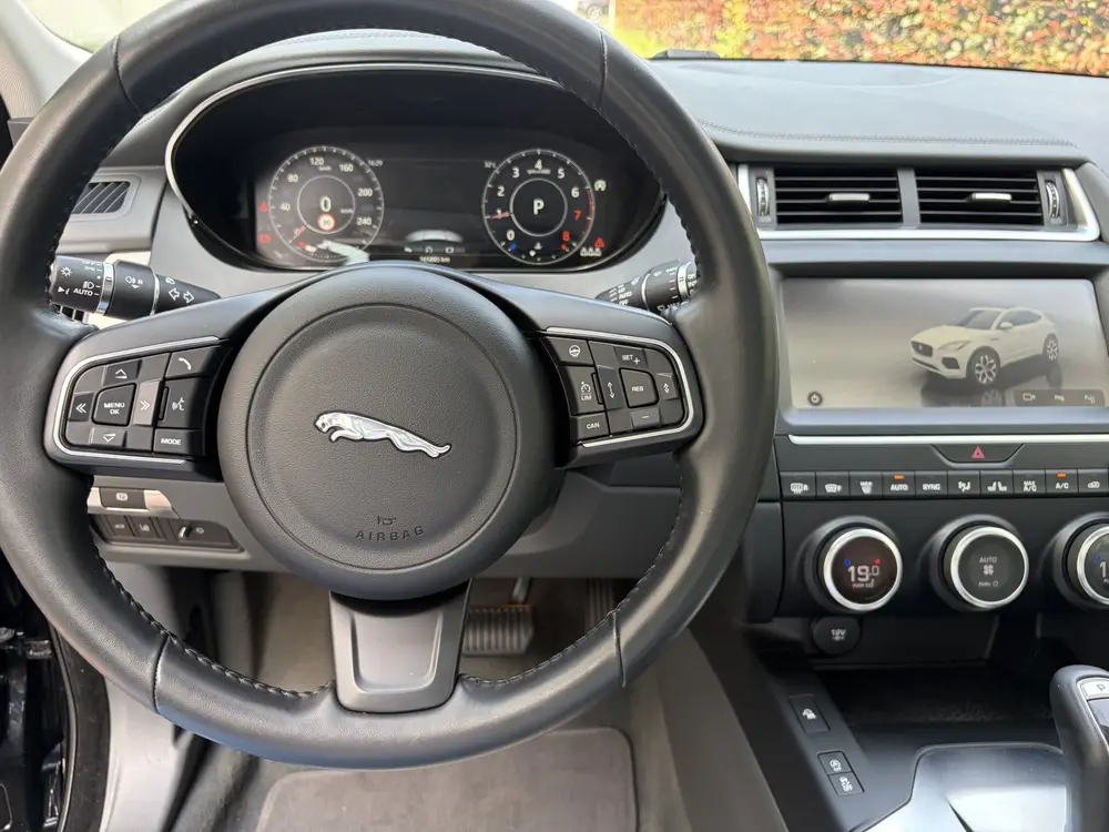 Jaguar E-Pace 2.0 P250 AWD HSE / AUTOMAAT / PANORAMADAK / ME uit 2019, foto 16
