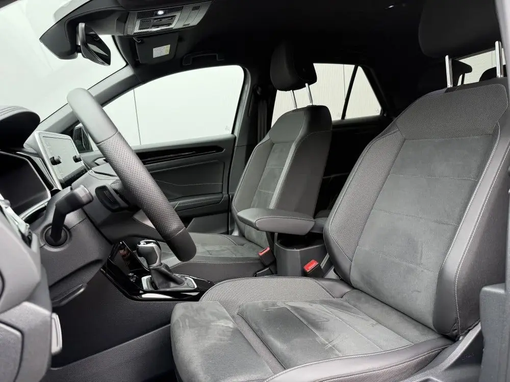 Volkswagen T-Roc 1.5 TSI R-Line Carplay Camera Led Acc Trekh uit 2025, foto 13