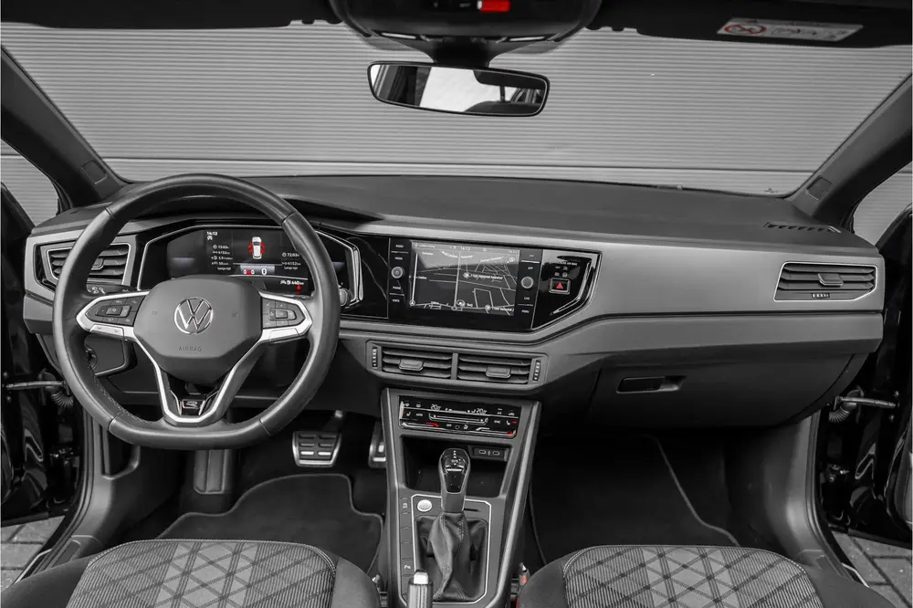 Volkswagen Polo 1.0 TSI R-Line Pano Camera IQ Light ACC Virt uit 2023, foto 2