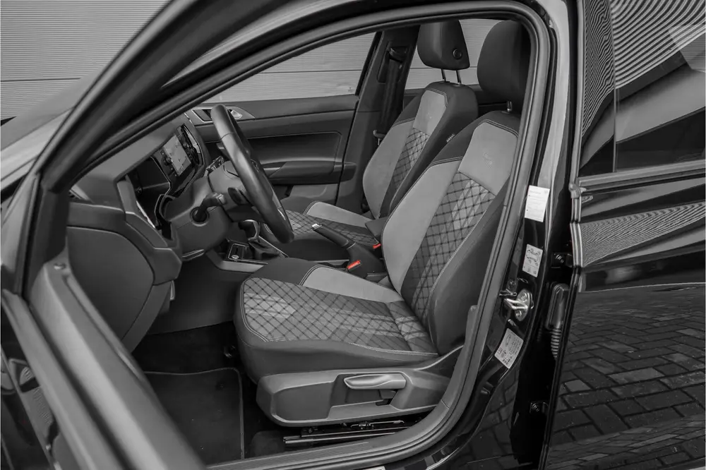 Volkswagen Polo 1.0 TSI R-Line Pano Camera IQ Light ACC Virt uit 2023, foto 5