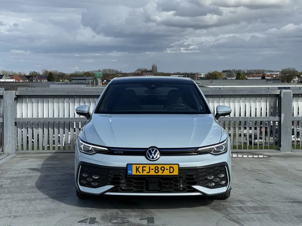 Volkswagen Golf 1.5 eHybrid GTE | Pano | IQ | 360° | HUD uit 2024, foto 12