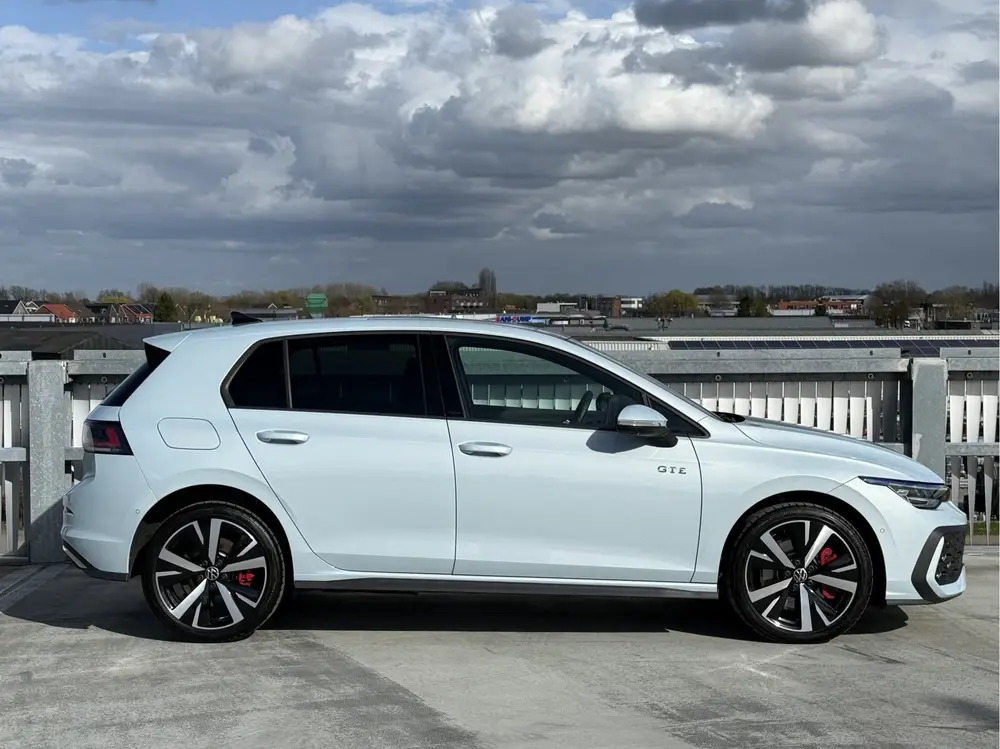 Volkswagen Golf 1.5 eHybrid GTE | Pano | IQ | 360° | HUD uit 2024, foto 14